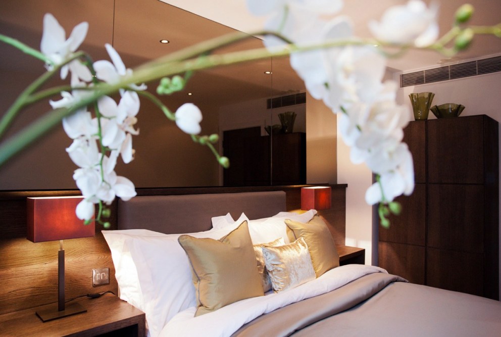Chelsea Harbour Apartment | Guest Bedroom | Interior Designers