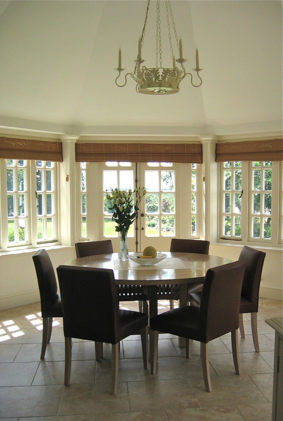 Totteridge | Kitchen dining area | Interior Designers
