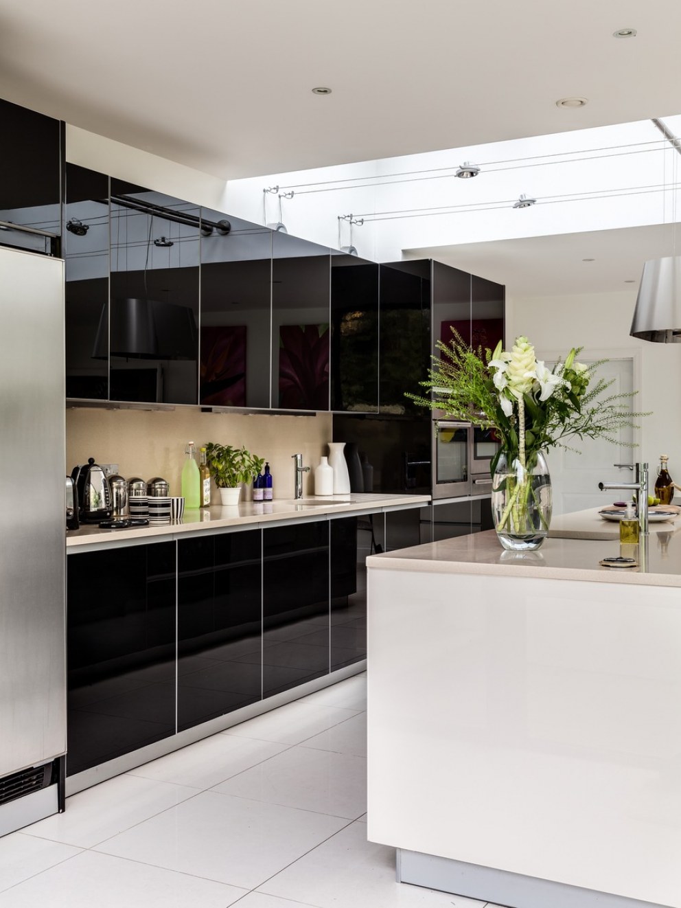 Contemporary living, Long Ditton, Surrey | Kitchen  | Interior Designers