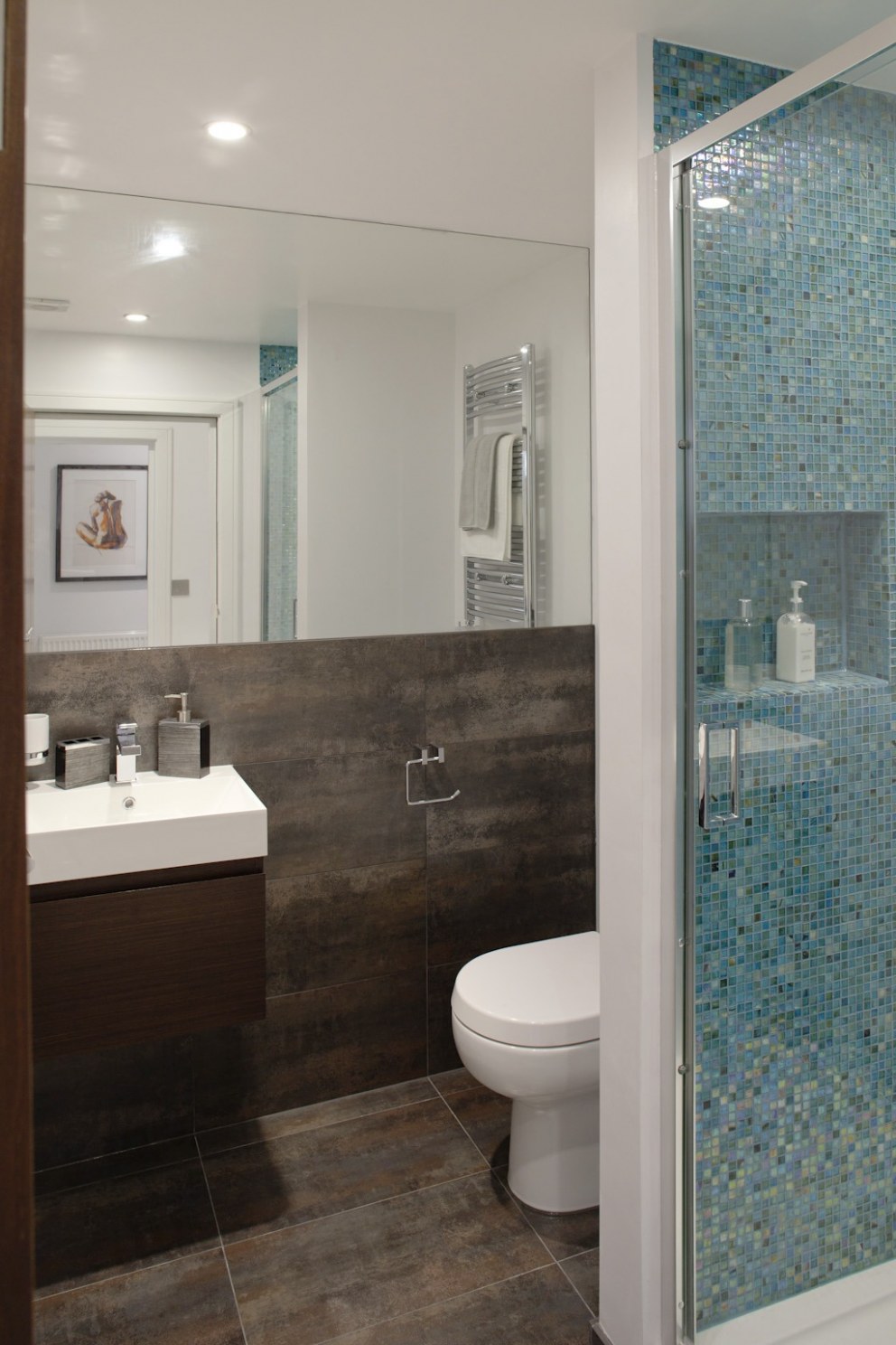Clapham Flat | Bathroom | Interior Designers