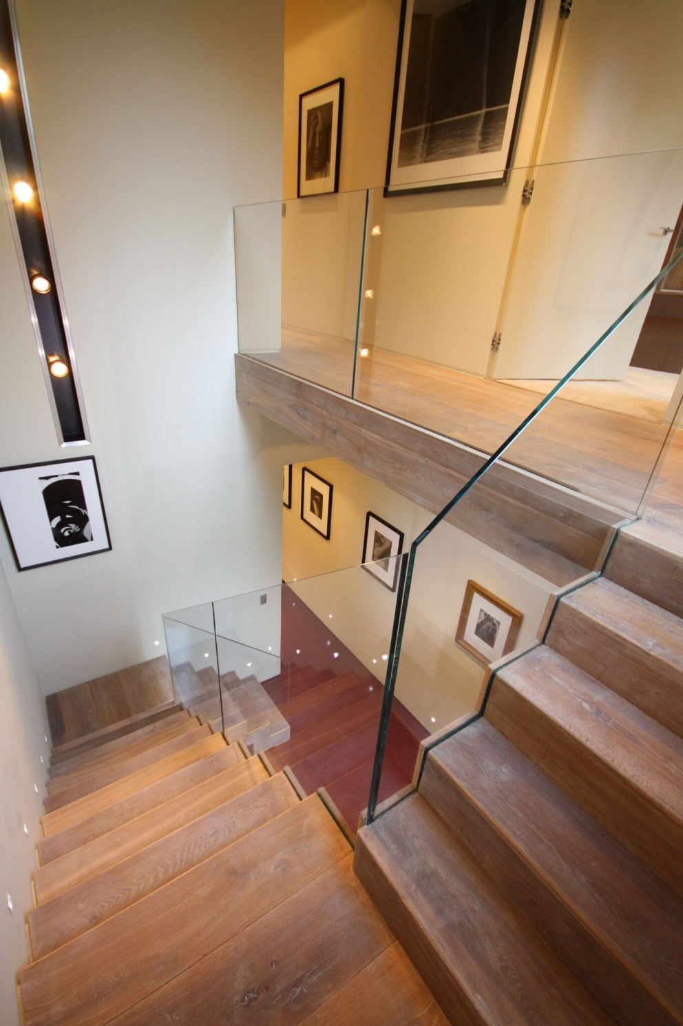 Gledhow Gardens | Staircase & landing | Interior Designers