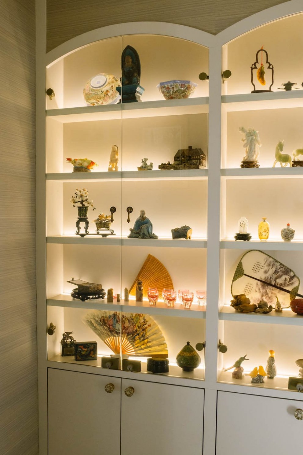 Penthouse flat in London | Bespoke display cabinet | Interior Designers