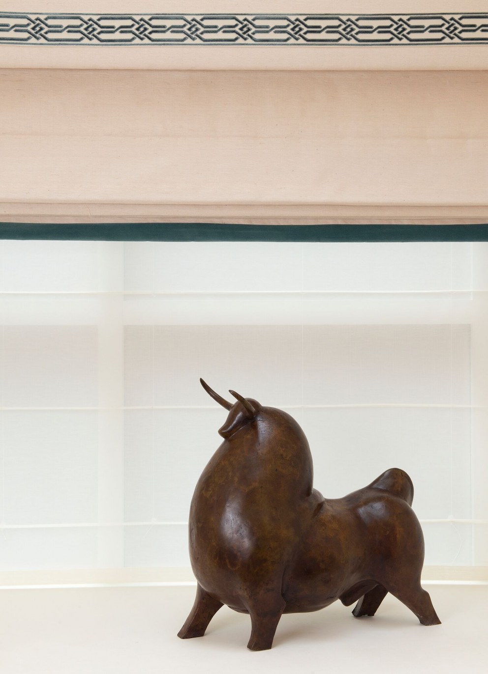 Belgravia Mews House | Blind and Bull Sculpture | Interior Designers