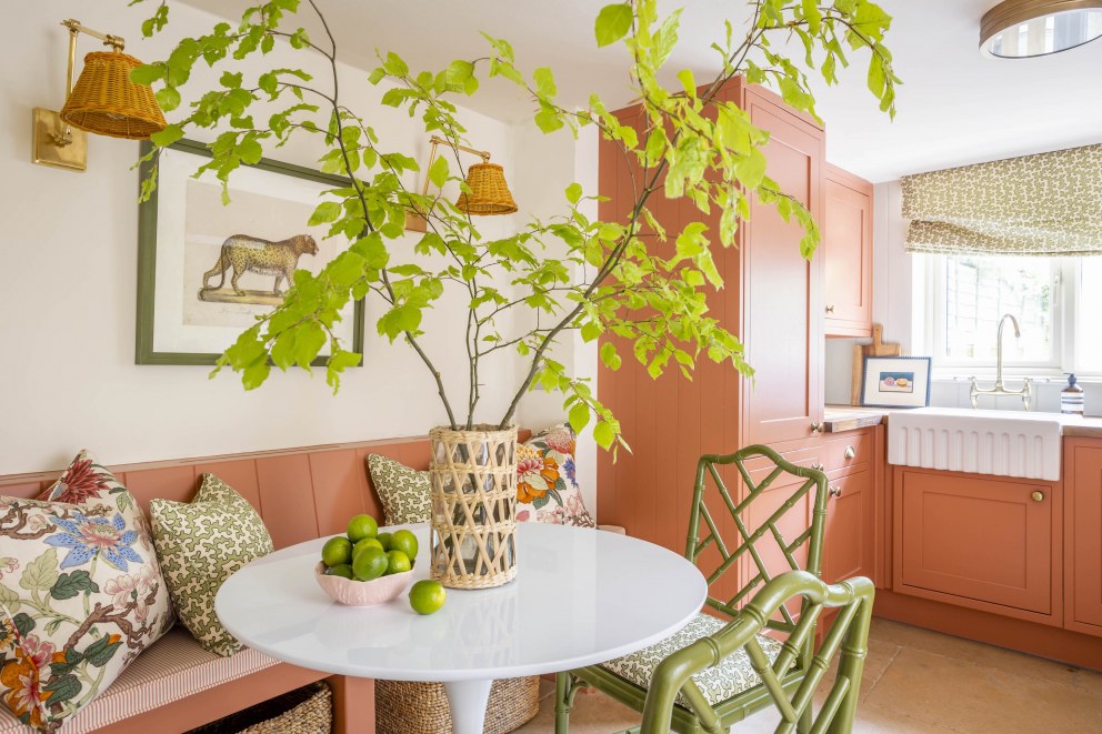 Cottage in Tetbury | Kitchen | Interior Designers