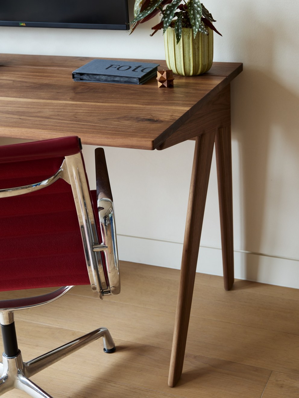 Bankside Apartment | Beautiful bespoke walnut desk | Interior Designers