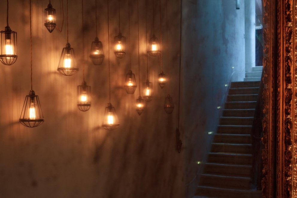 Notting Hill Residence | Lights in mirror | Interior Designers