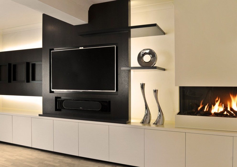 Bespoke media and fireplace unit in an East London home | Media and fireplace unit 4 | Interior Designers