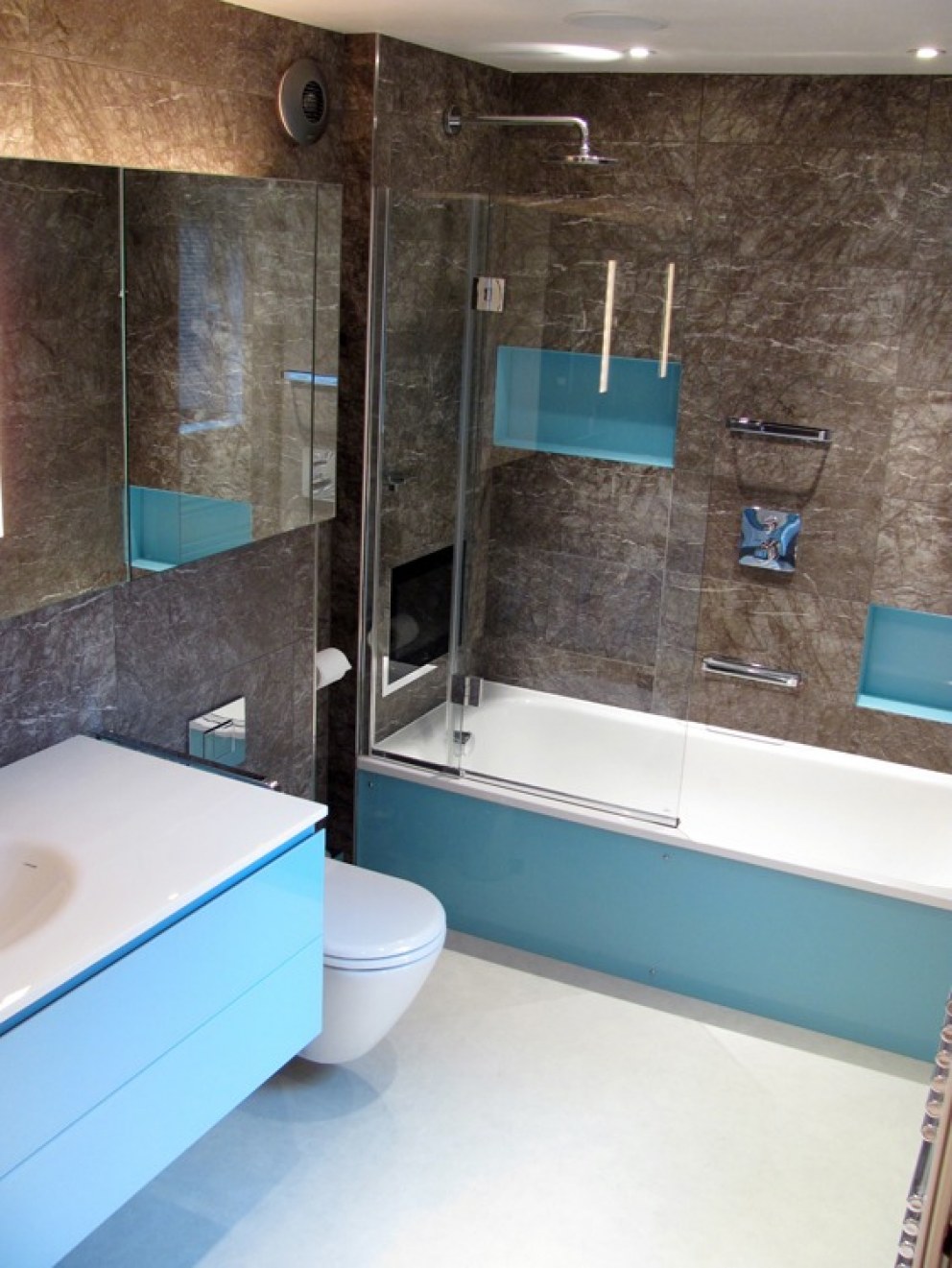 Hampstead | Master bathroom | Interior Designers