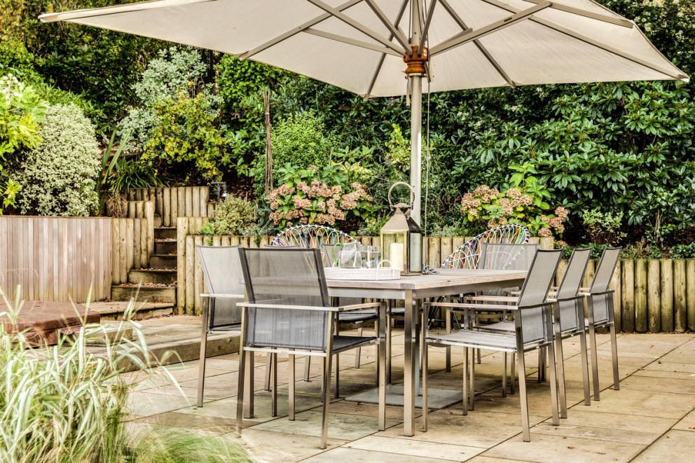 Contemporary living, Long Ditton, Surrey | Garden and terrace | Interior Designers