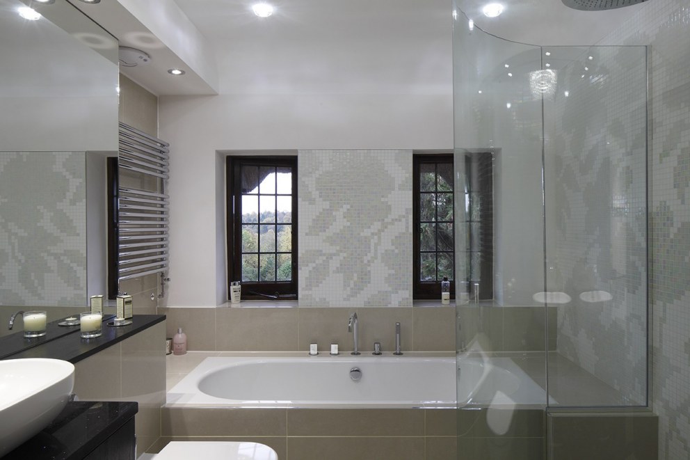 Luxury Thatched Cottage  | Master Bathroom  | Interior Designers
