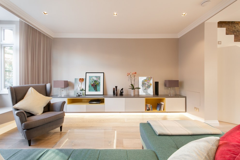 WEYBRIDGE HOUSE | Open-plan living area | Interior Designers