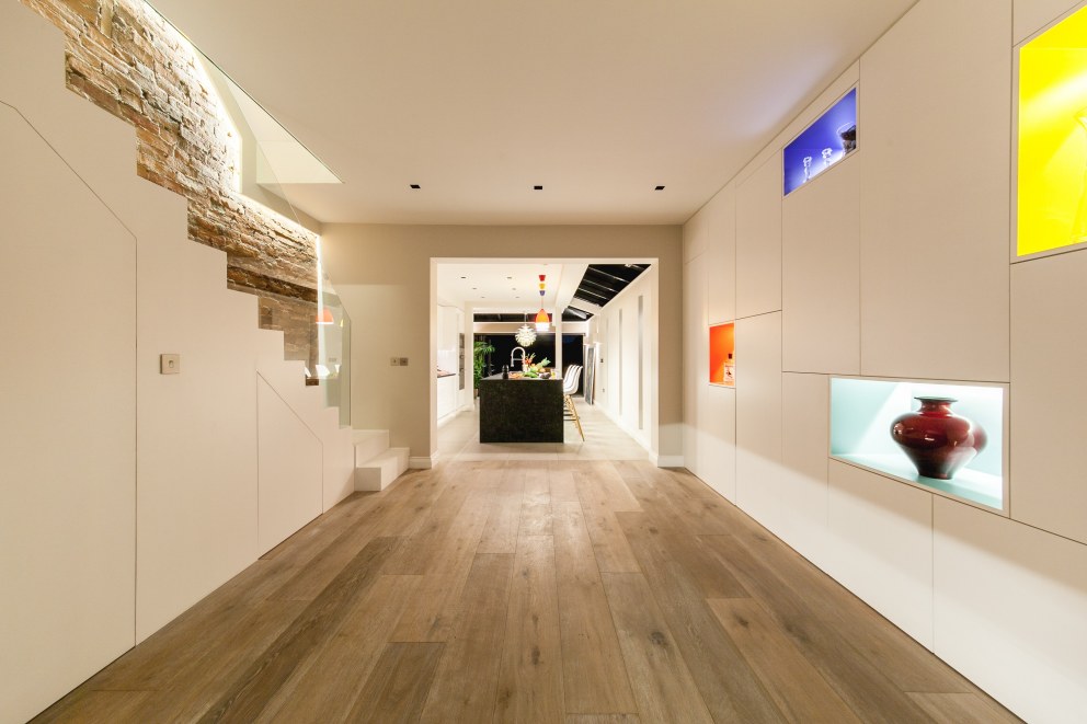 WEYBRIDGE HOUSE | Entrance hall & kitchen | Interior Designers