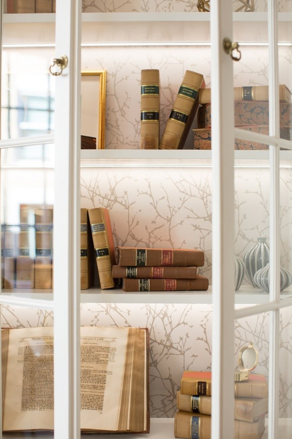 Barristers' Chambers Reception & Waiting Room | Bookshelf Styling | Interior Designers