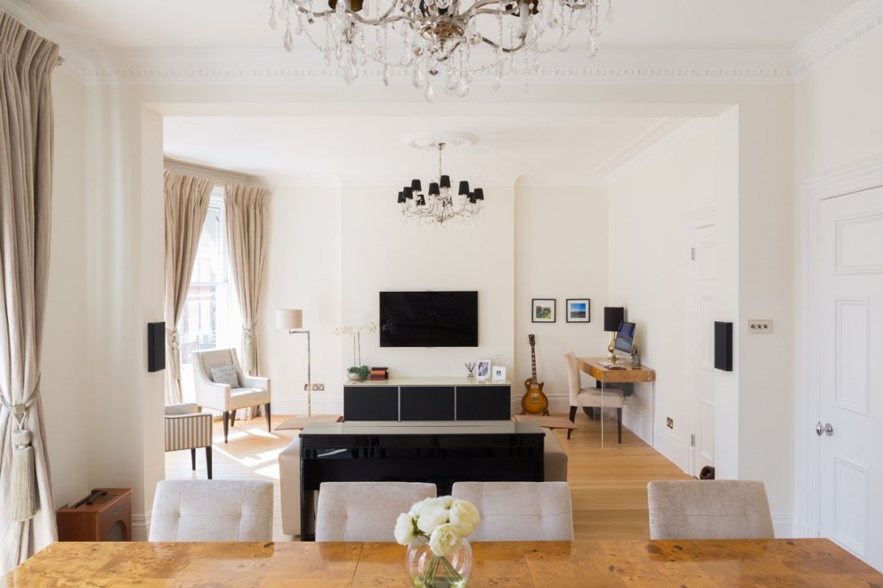 Sloane Square Apartment | Living Area | Interior Designers