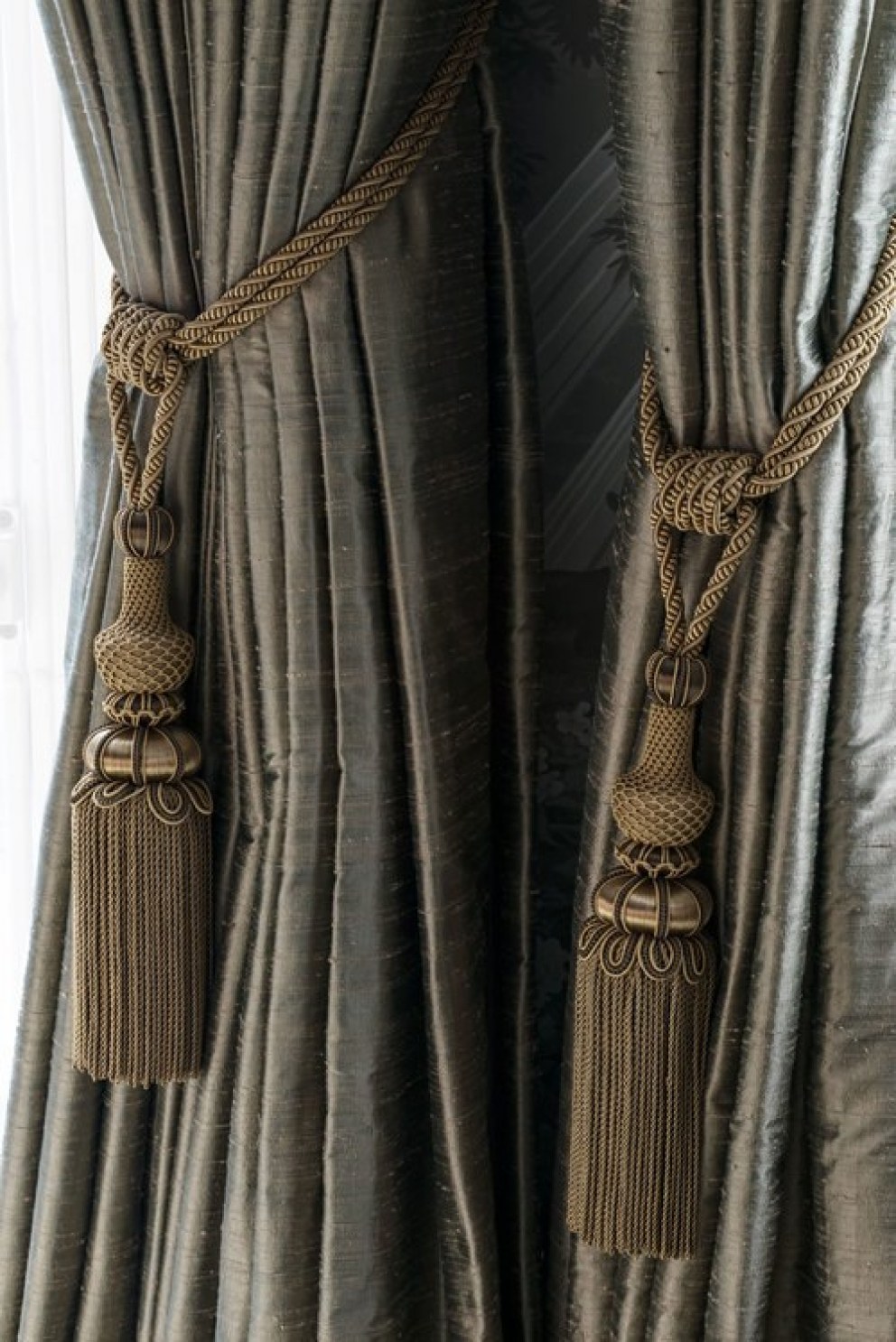 Harlington House SW7 | Curtain detail | Interior Designers
