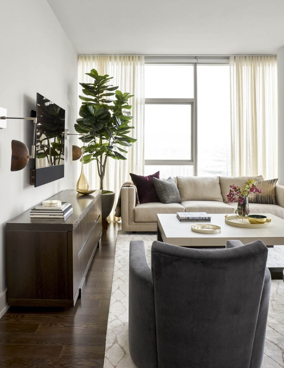 Penthouse: Luxury Living | Living room | Interior Designers