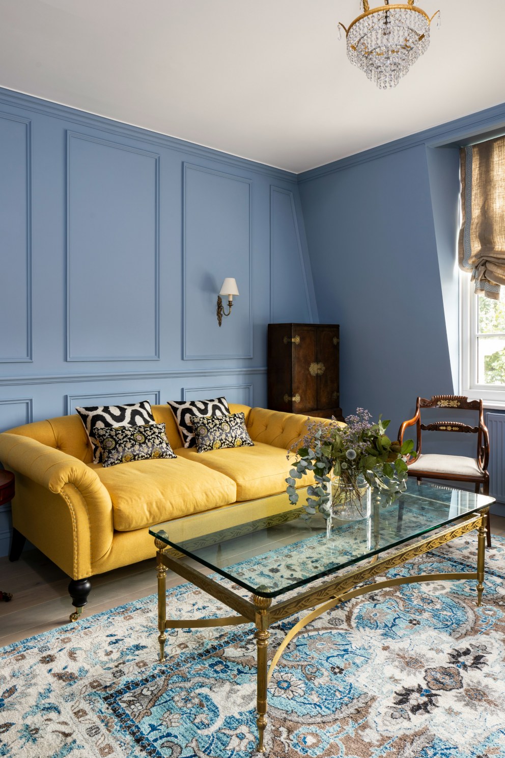 Warwick Avenue Classical | Sitting room | Interior Designers