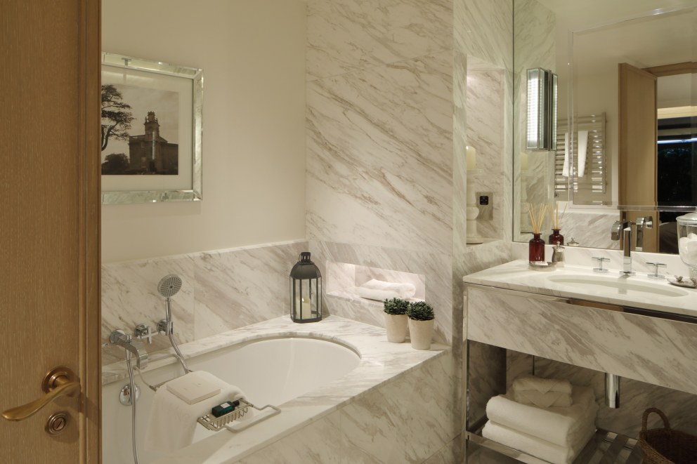 Contemporary Country Guestrooms | Bathroom | Interior Designers