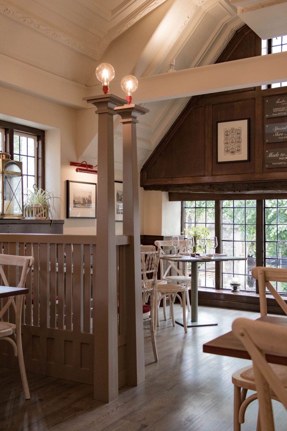 The Plough, Central Oxford | First floor bespoke joinery dividers, all in the Arts & Crafts style | Interior Designers