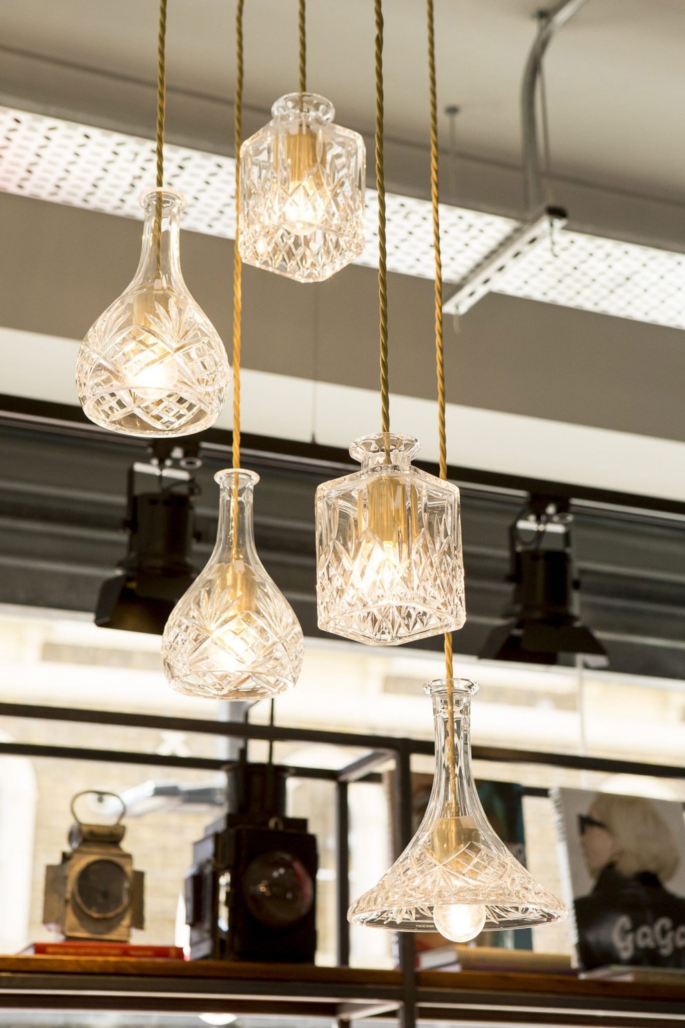 George Northwood's Hair Salon, Fitzrovia | Detail of chandelier in ground floor waiting area | Interior Designers