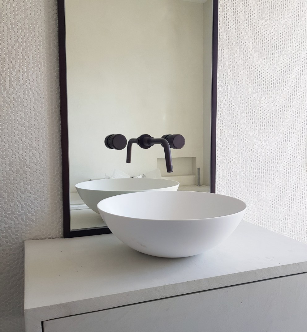 Twickenham | Bespoke vanity & contemporary basin | Interior Designers