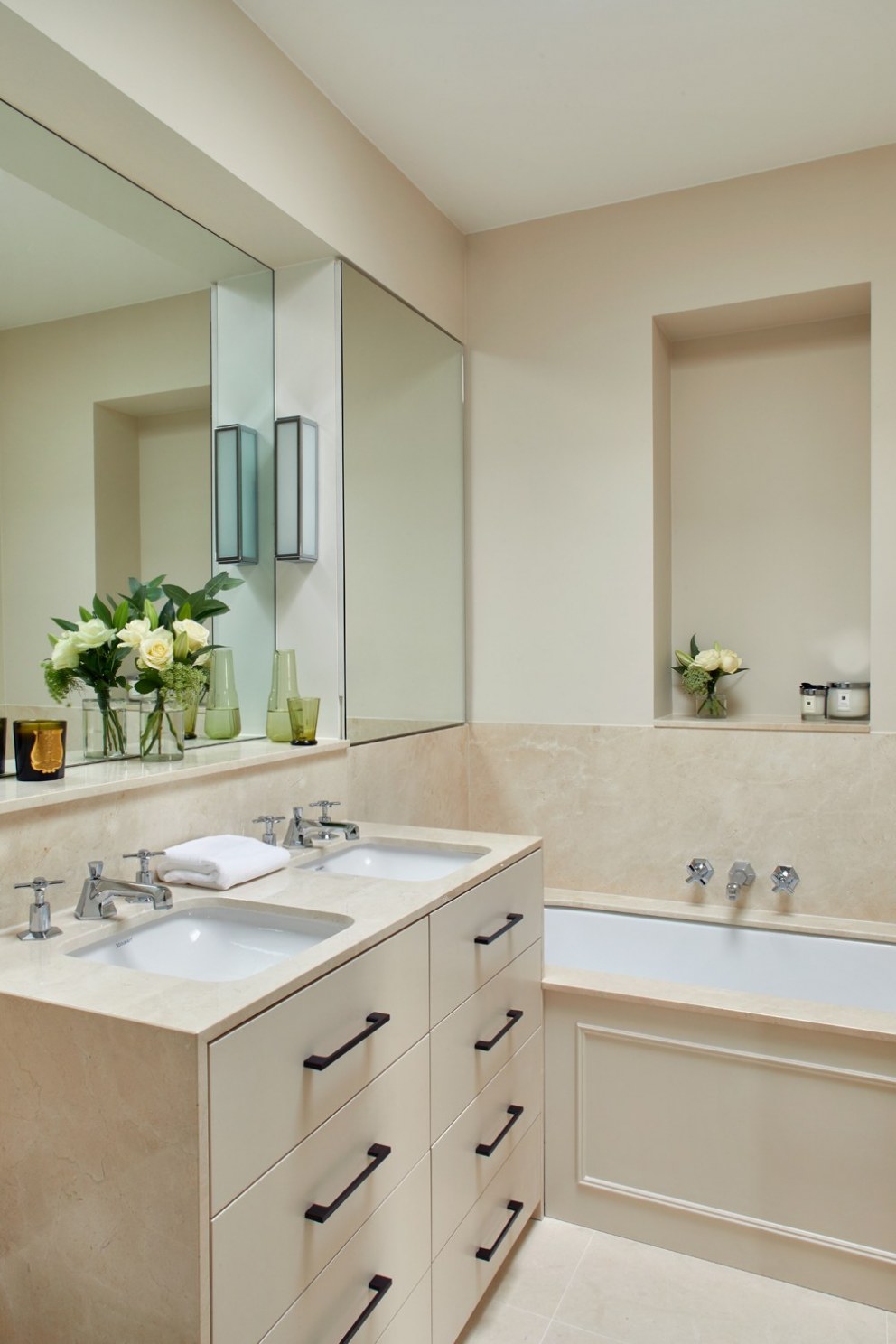 Notting Hill Bachelors Flat | Master Bathroom 2 | Interior Designers