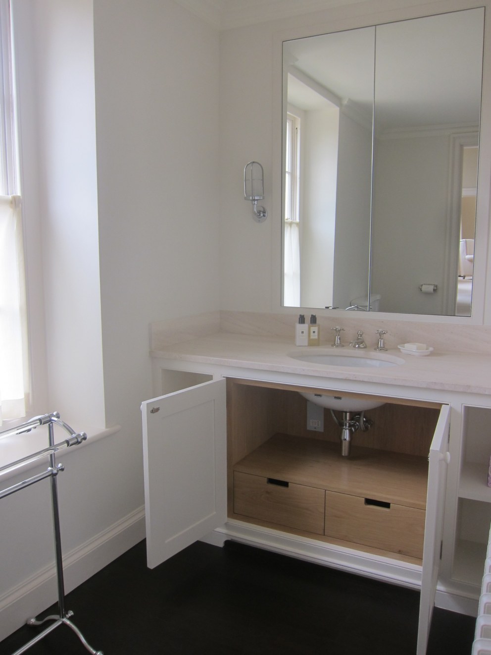 Cotswold Manor | Bathroom vanity | Interior Designers