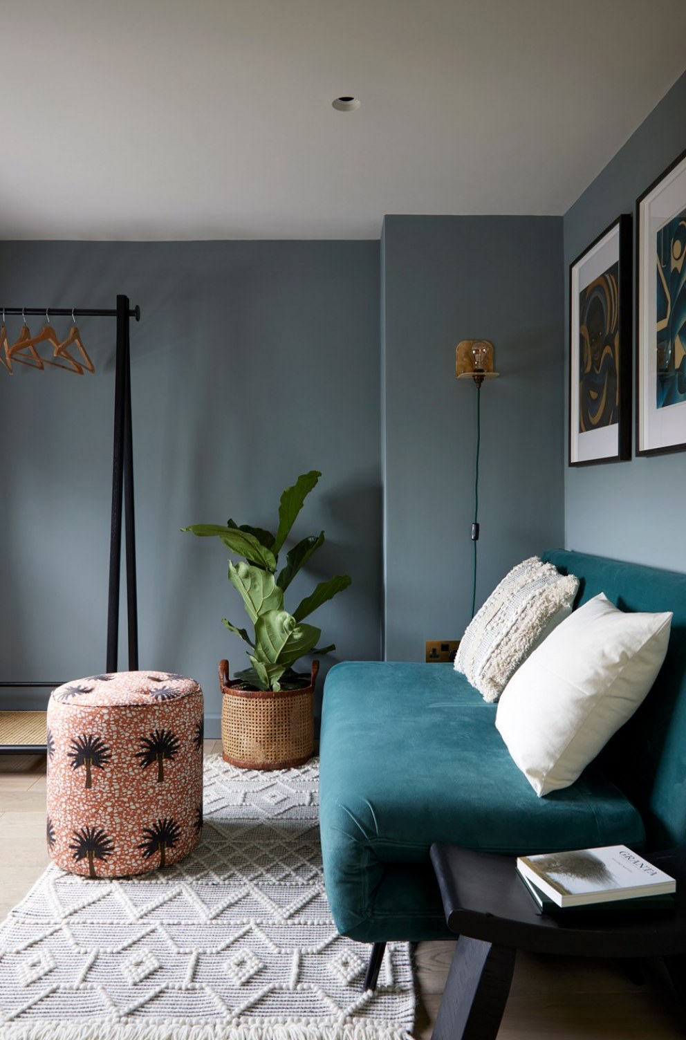 West London Apartment | Guest bedroom / workspace | Interior Designers