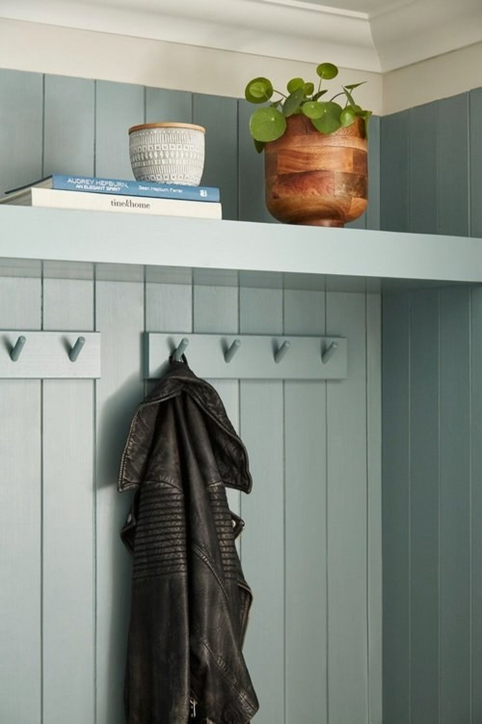 Carshalton | Bespoke cloakroom joinery | Interior Designers