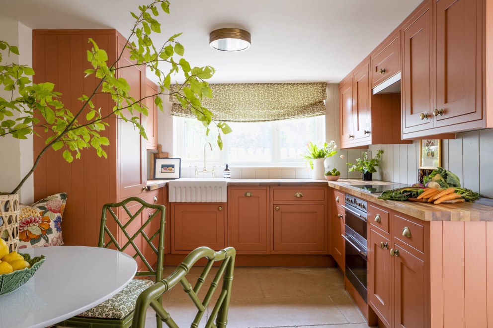 Cottage in Tetbury | Kitchen | Interior Designers
