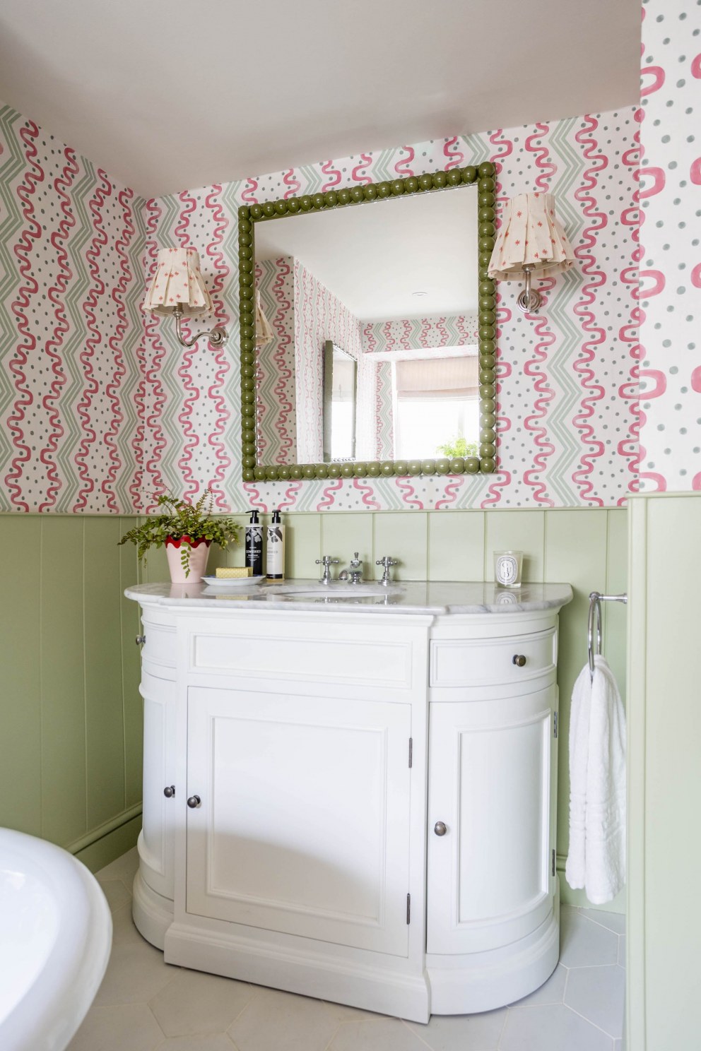 Cottage in Tetbury | Bathroom | Interior Designers