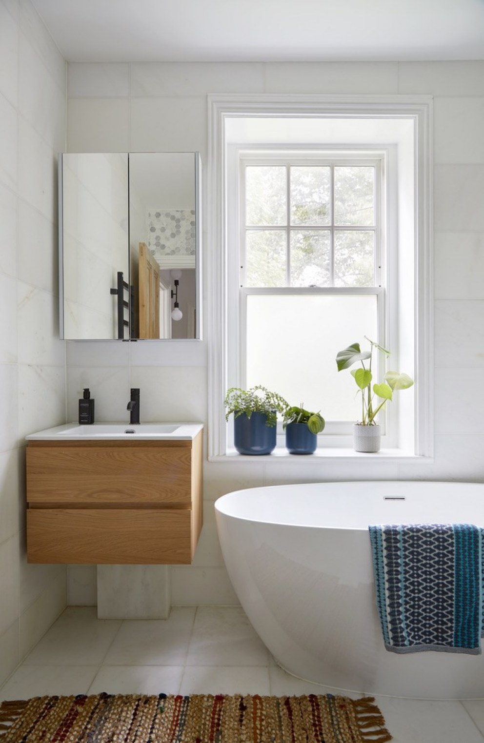 Berkshire family home | Laburnham first floor bathroom | Interior Designers