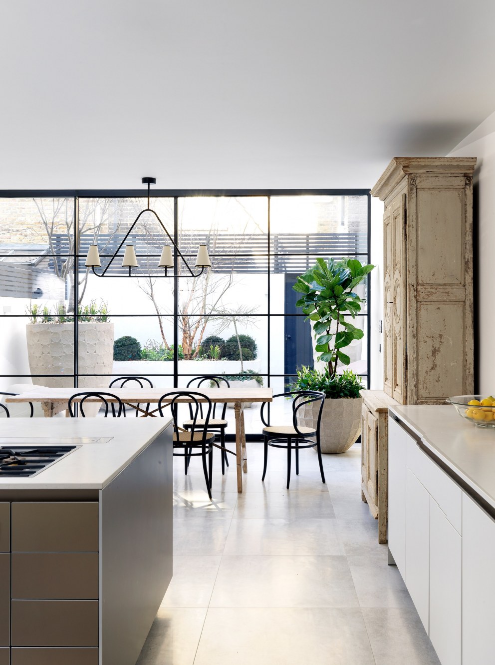 Parsons Green home | Kitchen - garden | Interior Designers