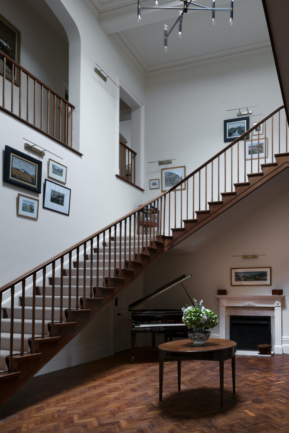 Hallway grade 2 listed hall / Boutique Holiday Let in a Grade II listed ...