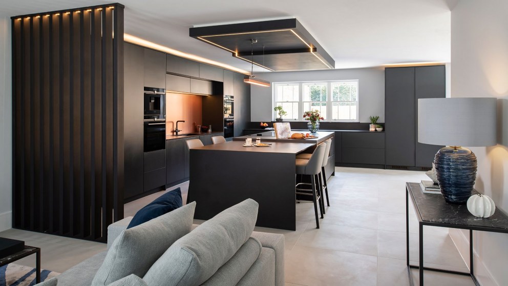 Open plan / New build Milton Keynes Mansion - InteriorDesigners.net