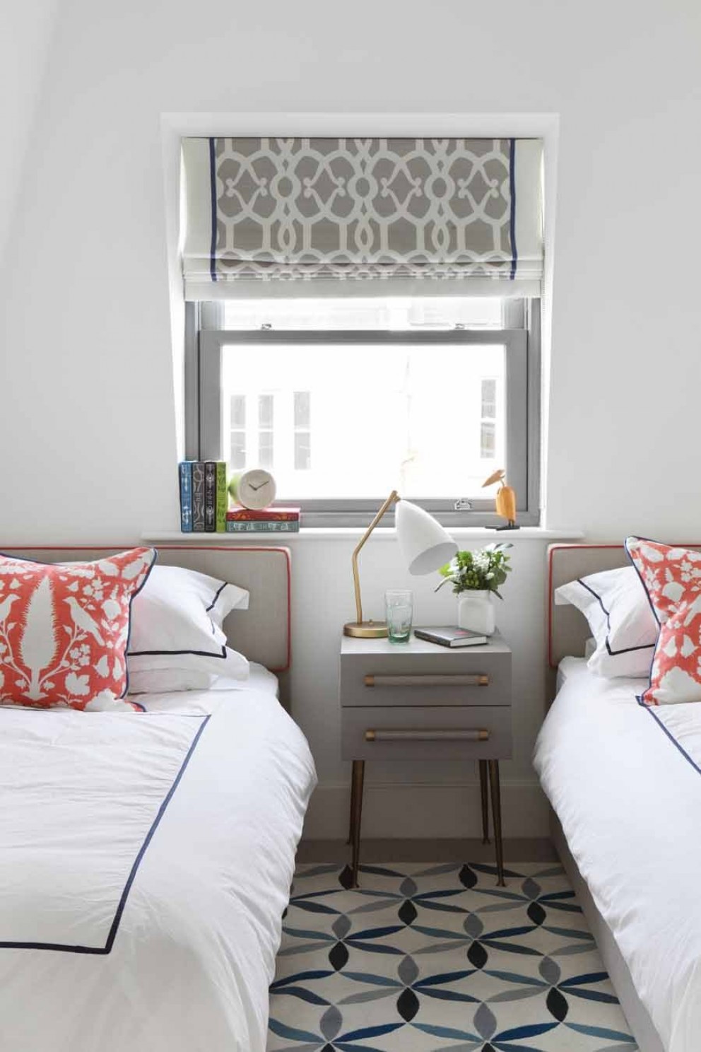 Notting Hill Mid-Century Townhouse | Guest Bedroom | Interior Designers
