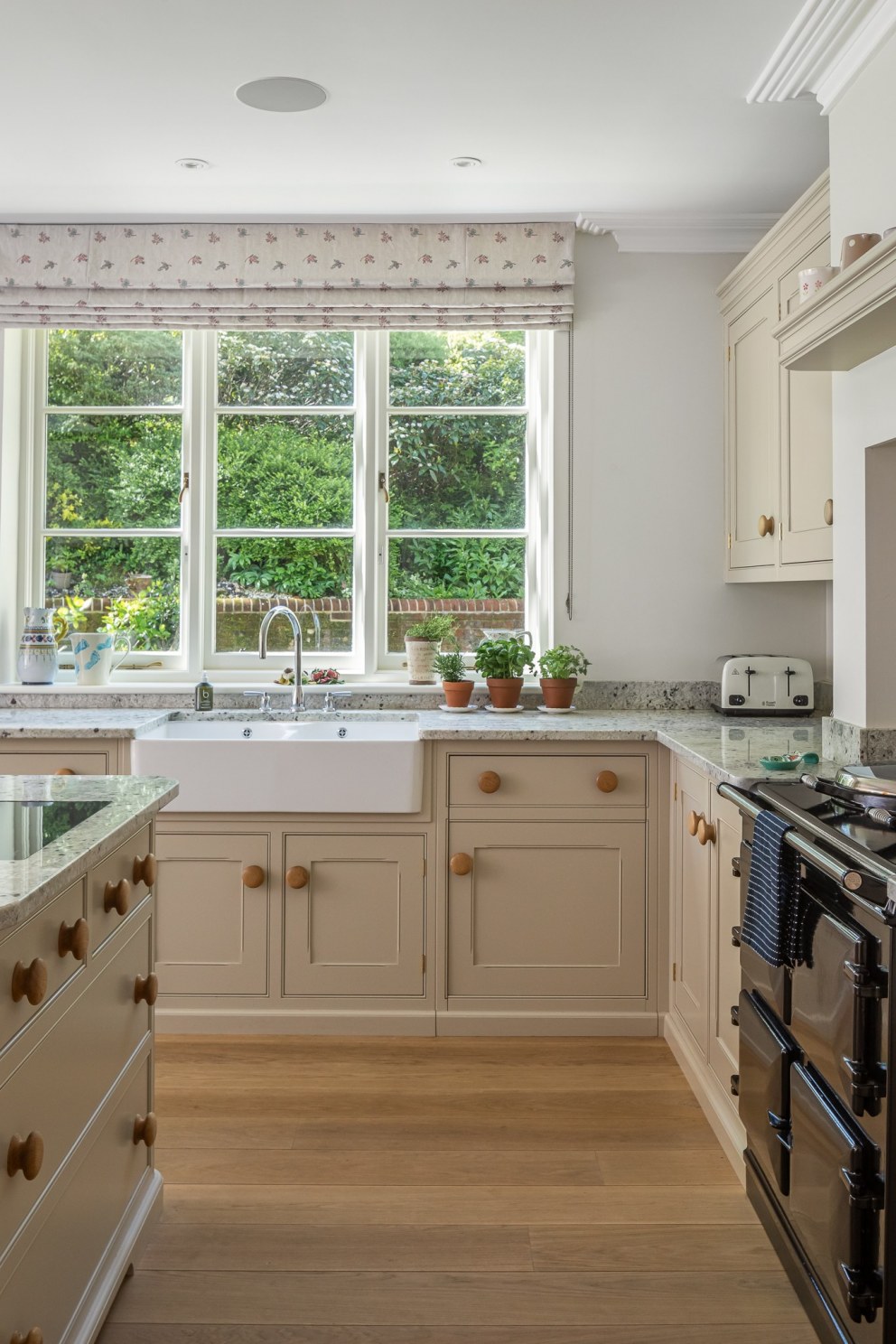 Hampshire Farmhouse | kitchen | Interior Designers