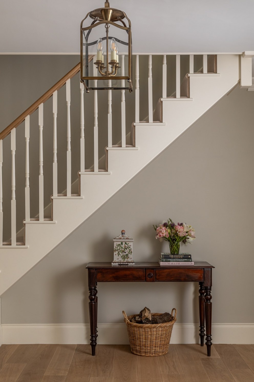 Hampshire Farmhouse | entrance hall | Interior Designers