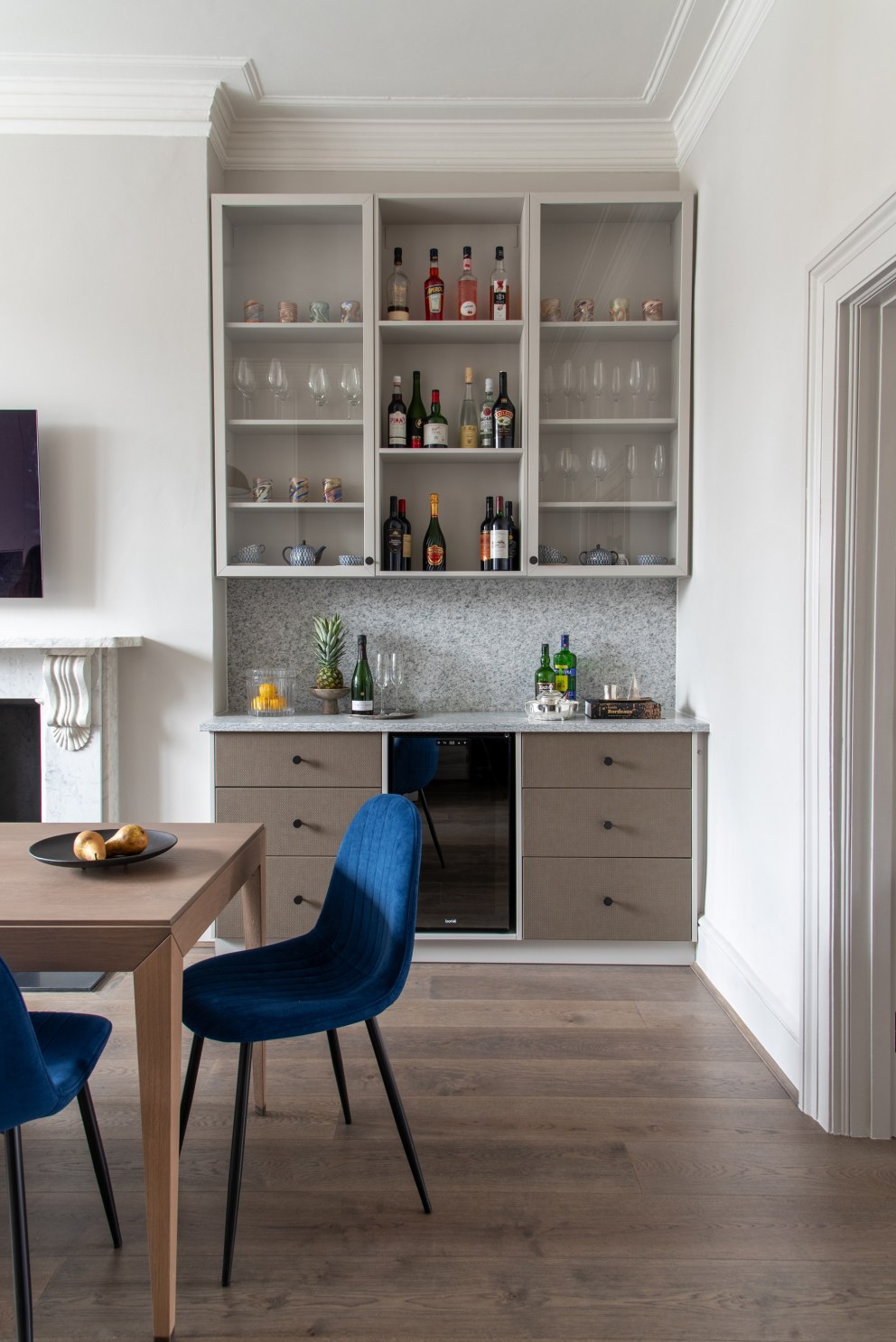 Queens Gate family home | Kitchen bar | Interior Designers