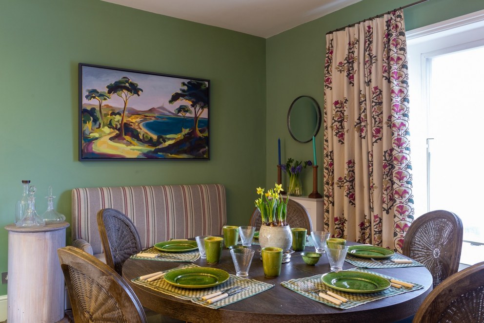 Traveller's London apartment | Kitchen - dining area | Interior Designers