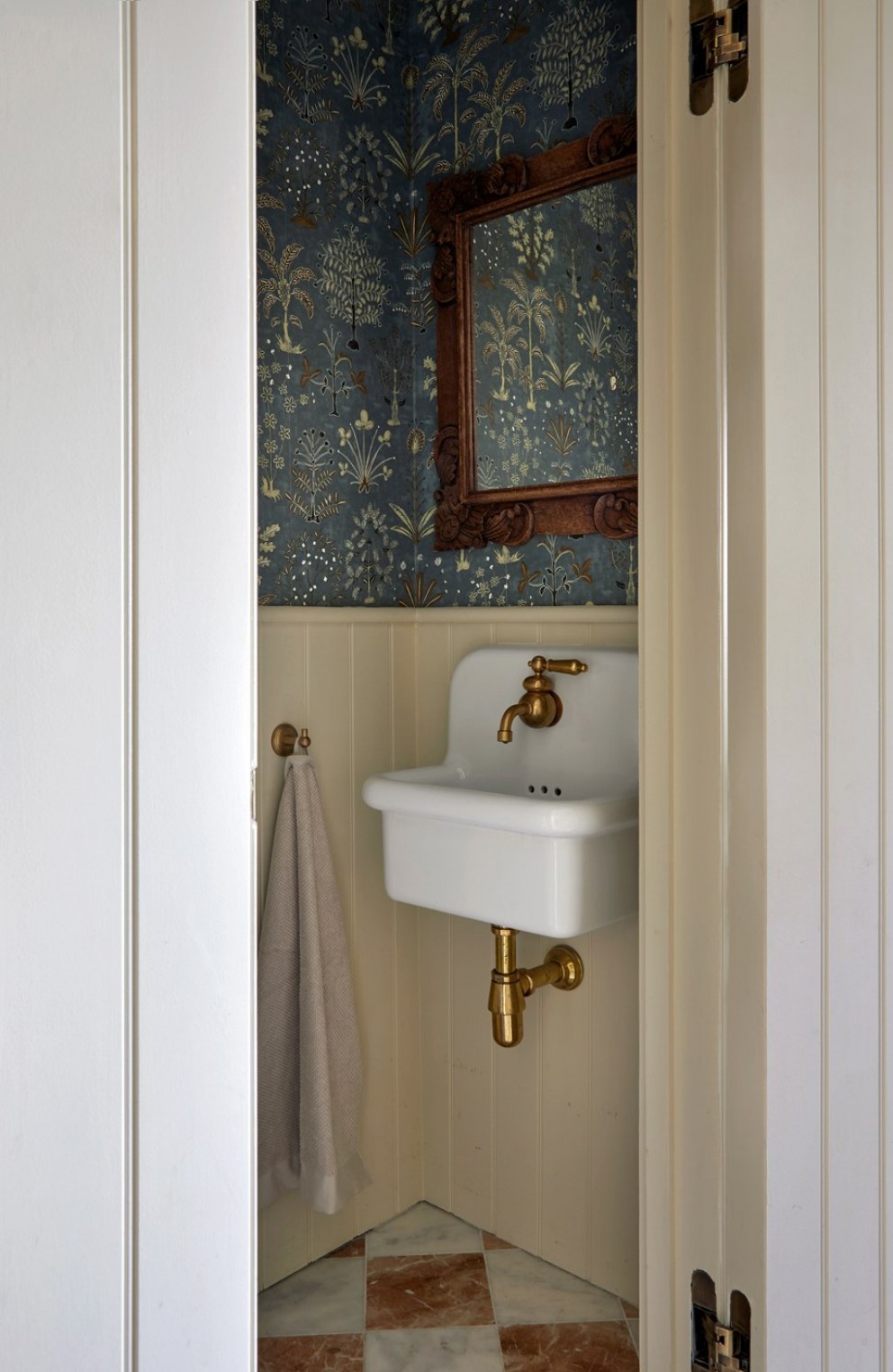Camberwell Townhouse | Guest WC | Interior Designers