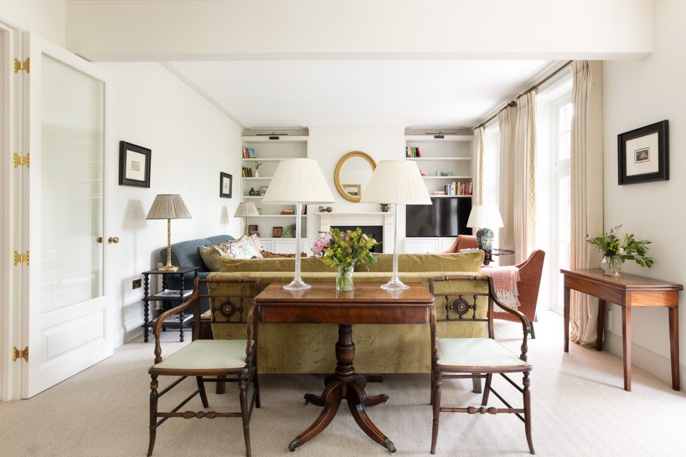 Battersea apartment | Sitting room | Interior Designers