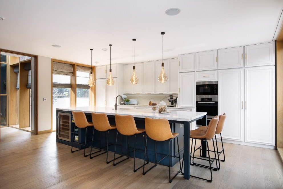 Hampstead modernist house | Open plan kitchen | Interior Designers
