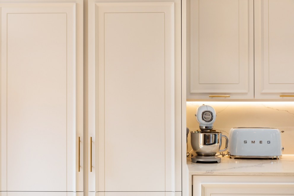 Hampstead modernist house | open plan kitchen | Interior Designers