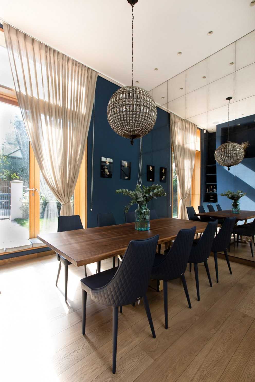 Hampstead modernist house | Dining space | Interior Designers
