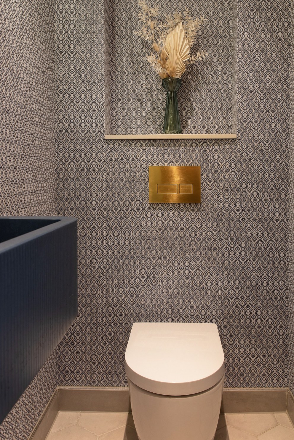 Hampstead modernist house | Powder room | Interior Designers