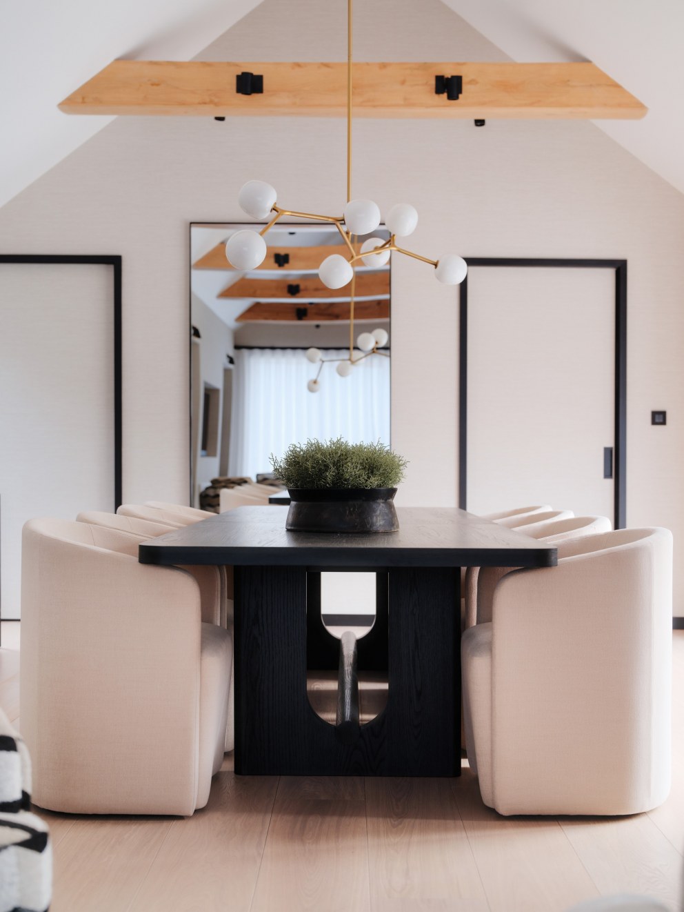 WEST SUSSEX CONTEMPORARY FARMHOUSE | The dining room | Interior Designers