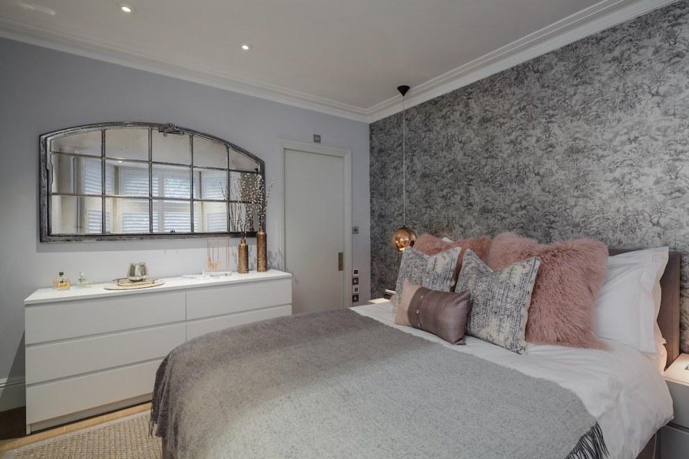 Belsize Park Basement Apartment | Basement Master Bedroom | Interior Designers