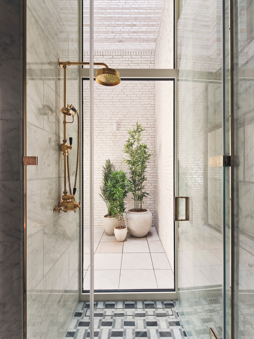That's A'moire! | That's A'moire-Primary Shower | Interior Designers