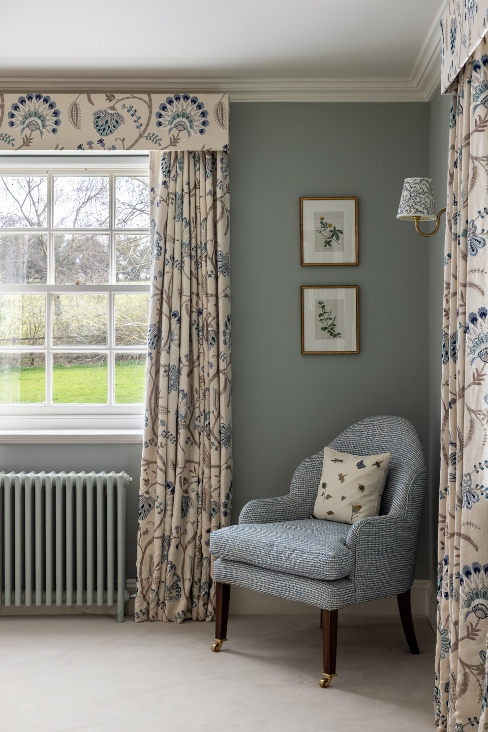 Cotswolds Country House | Bedroom | Interior Designers